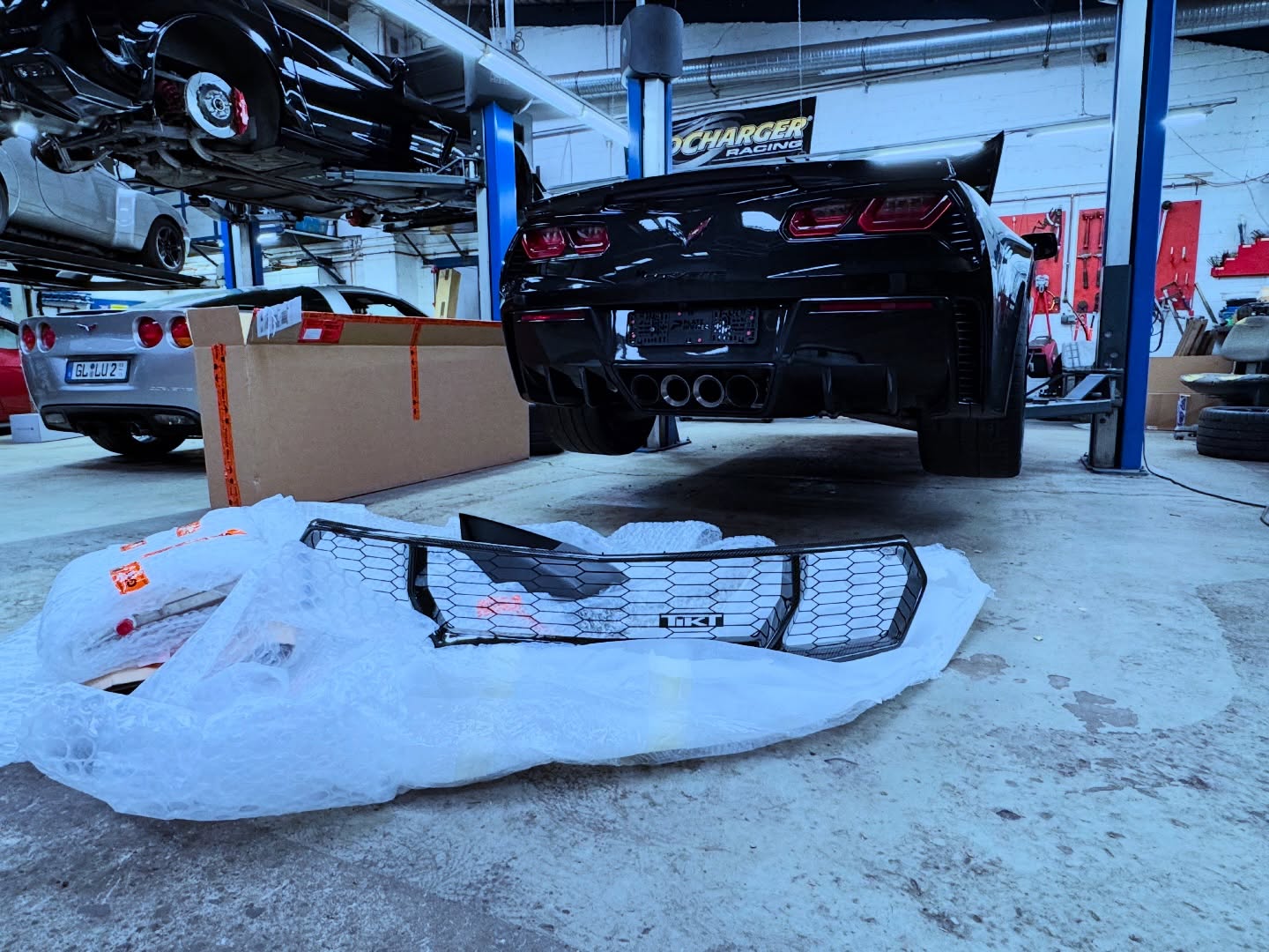 🔥 TIKT Kühlerumbau an der C7 Z06 🔥
Die Z06 kämpft ab Werk mit hohen Temperaturen – besonders auf dem Track.
Mit dem TIKT-Kühlerpaket laufen Wasser, Öl und IAT endlich stabil. Mehr Kühlfläche, mehr Volumen, mehr Performance.
Volle Leistung, keine Hitzeprobleme. Genau so muss eine Z06 fahren. 👌

#Corvette #C7Z06 #Z06 #CorvetteC7 #LT4 #Supercharged #TIKT #CoolingUpgrade #Tracktool #PerformanceCar #CarMods #CarLife #V8Power #AmericanMuscle #Carsofinstagram #Autoliebe #Tuning #Racecar #Motorsport #Heatsoak #EngineCooling